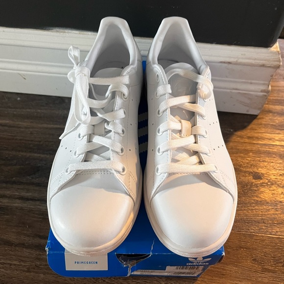 Brand New In Box All White Stan Smiths - Picture 2 of 7